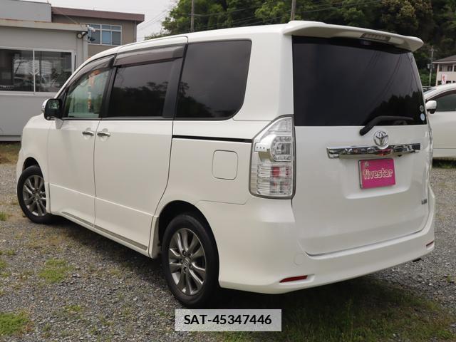 Toyota VOXY 2011-10 7798333-3
