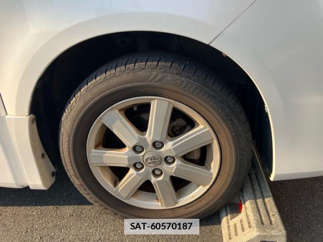 Toyota VOXY 2007-09 7798704-2
