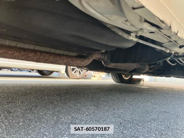 Toyota VOXY 2007-09 7798704-3