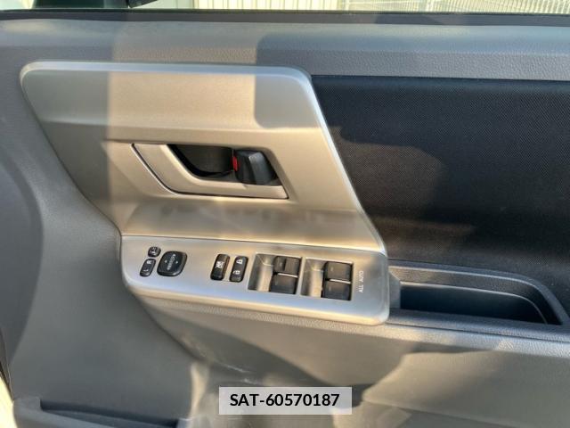 Toyota VOXY 2007-09 7798704-4