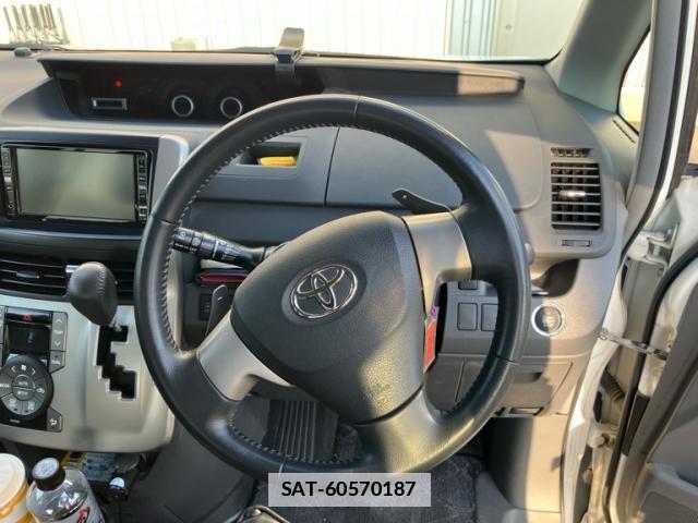 Toyota VOXY 2007-09 7798704-5