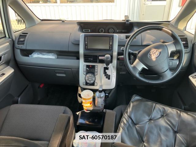 Toyota VOXY 2007-09 7798704-6