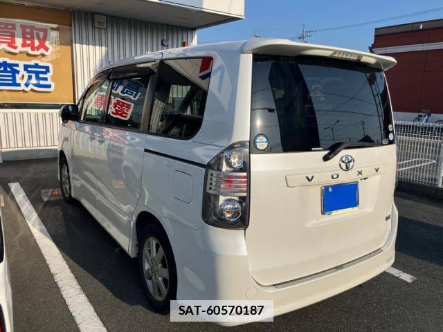 Toyota VOXY 2007-09 7798704-8