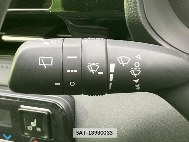 Toyota VOXY 2025-02 7798856-15