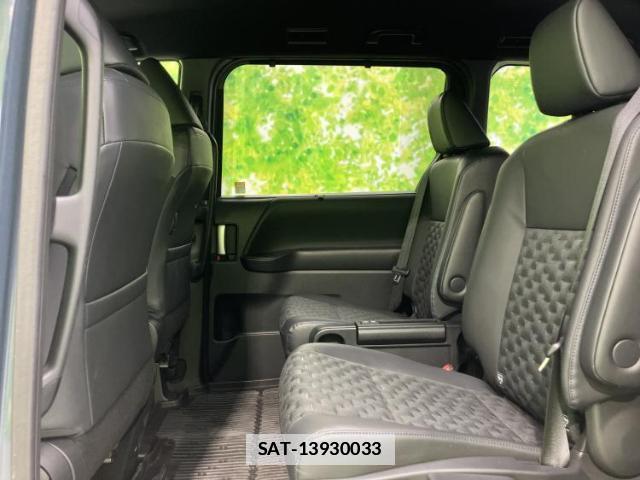 Toyota VOXY 2025-02 7798856-7