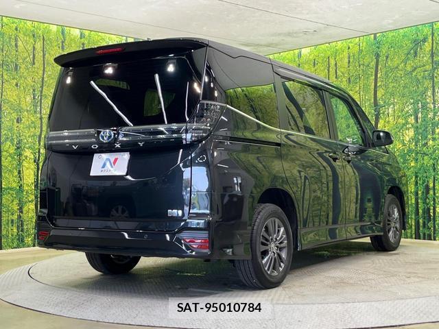 Toyota VOXY 2024-01 7798961-16