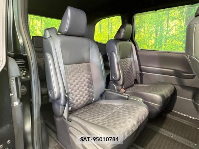 Toyota VOXY 2024-01 7798961-9