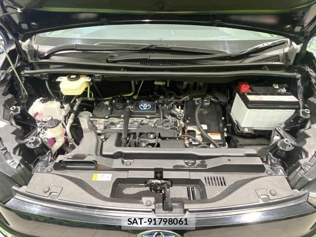 Toyota VOXY 2023-10 7799129-16