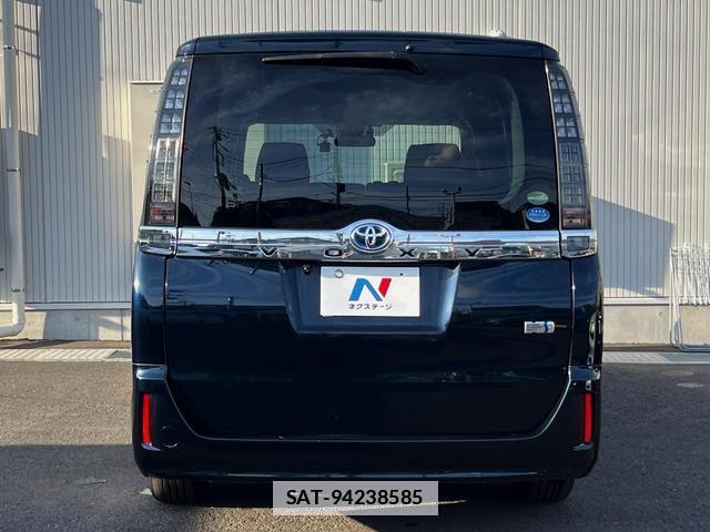 Toyota VOXY 2016-03 7799214-17