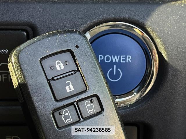 Toyota VOXY 2016-03 7799214-6