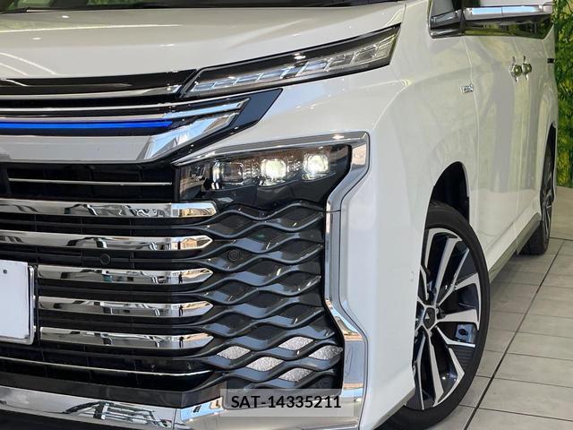 Toyota VOXY 2025-03 7799404-12