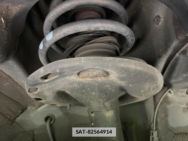 Toyota VOXY 2014-03 7799523-19