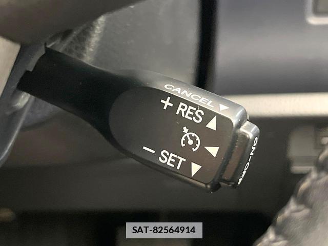 Toyota VOXY 2014-03 7799523-5