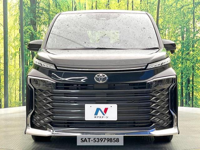 Toyota VOXY 2024-10 7799526-14