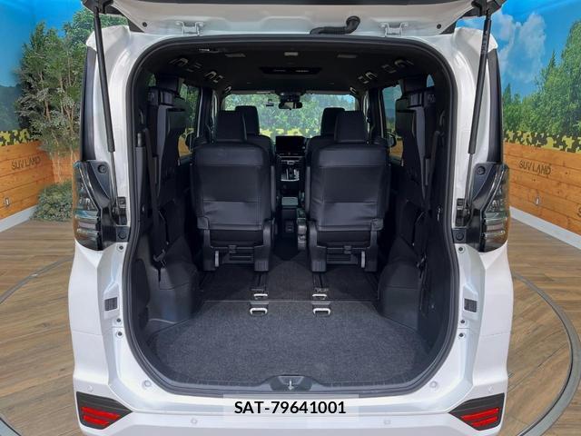Toyota VOXY 2025-10 7799672-12