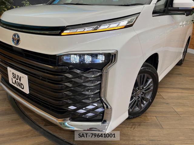 Toyota VOXY 2025-10 7799672-13