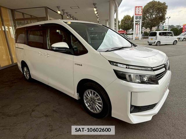 Toyota VOXY 2015-10 7799763-15