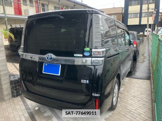 Toyota VOXY 2018-03 7799902-2