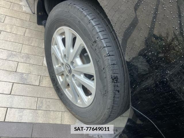 Toyota VOXY 2018-03 7799902-3