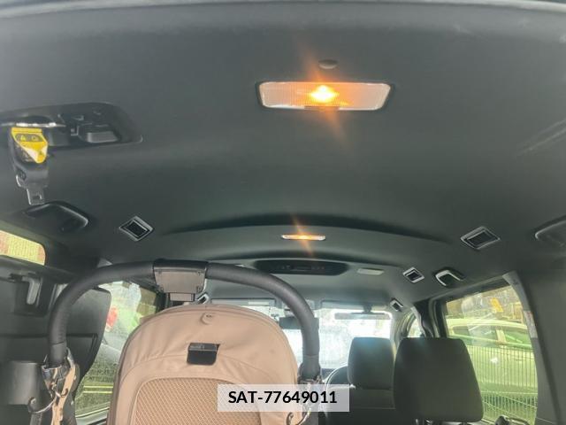 Toyota VOXY 2018-03 7799902-6