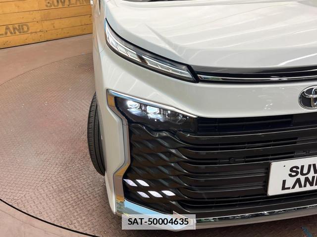 Toyota VOXY 2026-01 7800242-13
