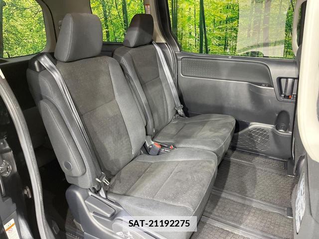 Toyota VOXY 2015-09 7800750-9