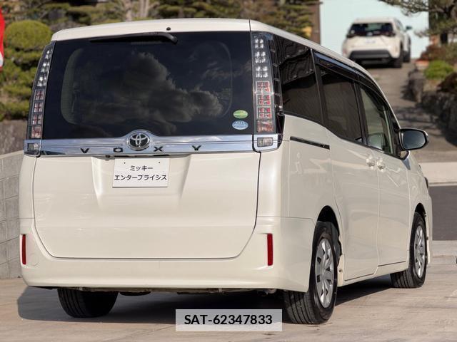 Toyota VOXY 2016-11 7801010-4