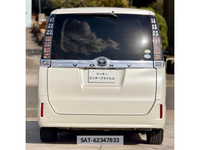 Toyota VOXY 2016-11 7801010-5