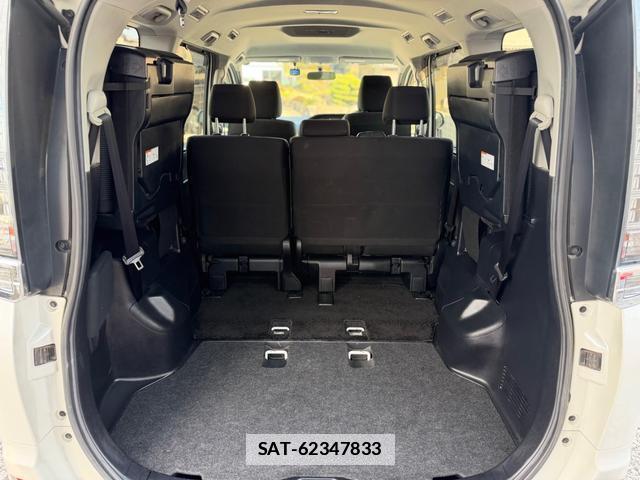 Toyota VOXY 2016-11 7801010-6