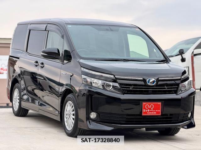 Toyota VOXY 2014-03 7801017-0