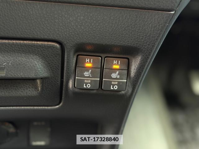 Toyota VOXY 2014-03 7801017-10