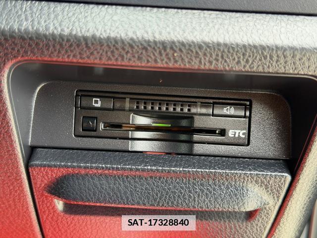 Toyota VOXY 2014-03 7801017-13