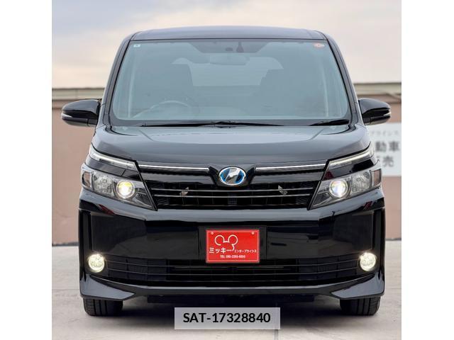 Toyota VOXY 2014-03 7801017-2
