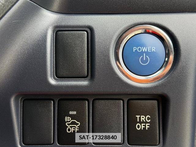 Toyota VOXY 2014-03 7801017-7