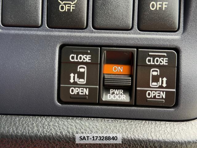 Toyota VOXY 2014-03 7801017-8