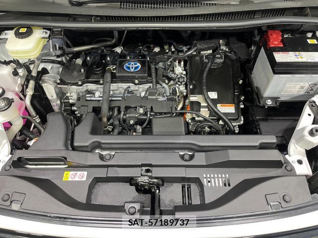 Toyota VOXY 2025-03 7801035-18