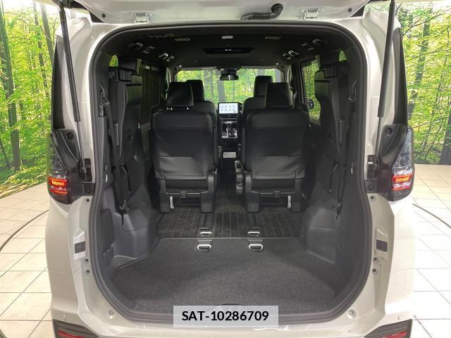 Toyota VOXY 2024-08 7801544-10