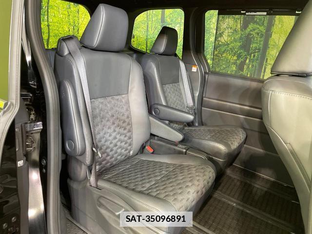 Toyota VOXY 2025-07 7802017-8