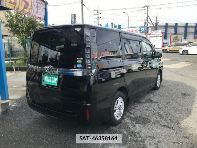 Toyota VOXY 2016-07 7802156-1
