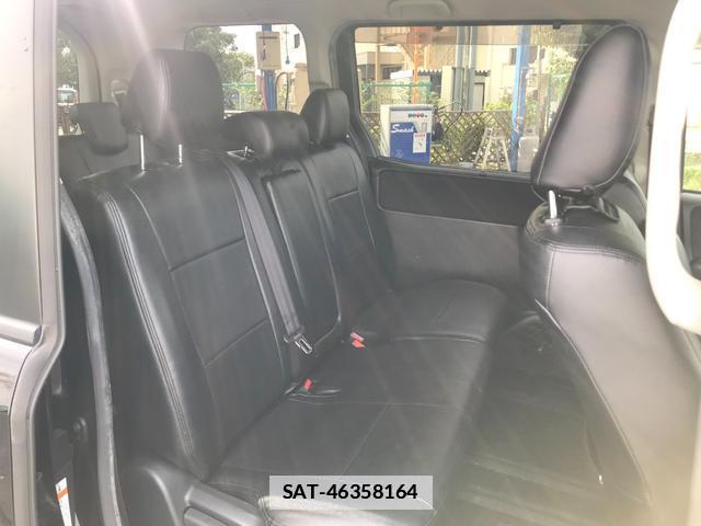 Toyota VOXY 2016-07 7802156-11