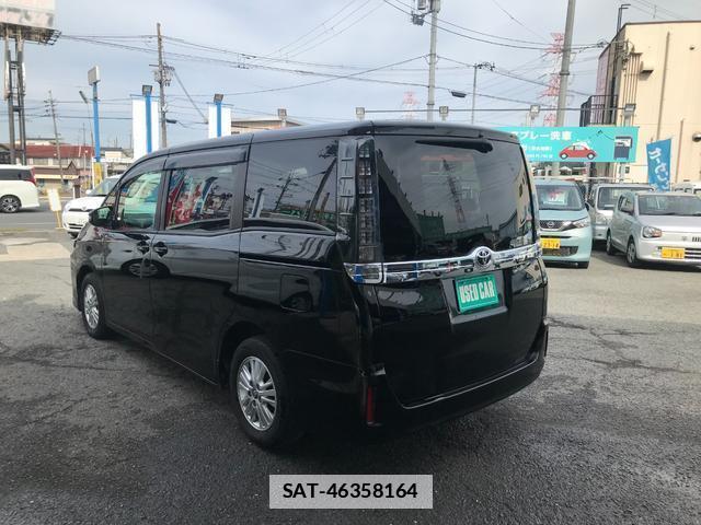 Toyota VOXY 2016-07 7802156-15