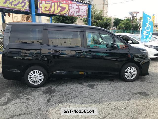Toyota VOXY 2016-07 7802156-3