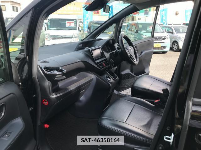 Toyota VOXY 2016-07 7802156-5