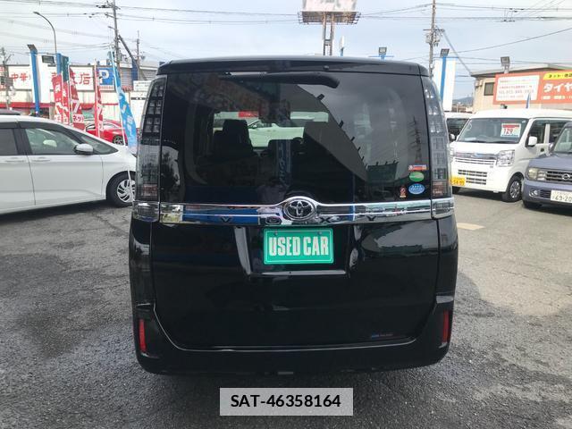 Toyota VOXY 2016-07 7802156-9