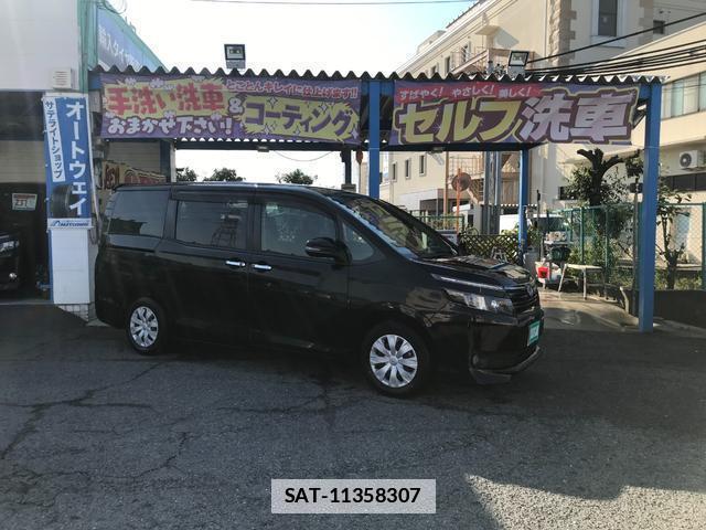 Toyota VOXY 2014-02 7802157-0