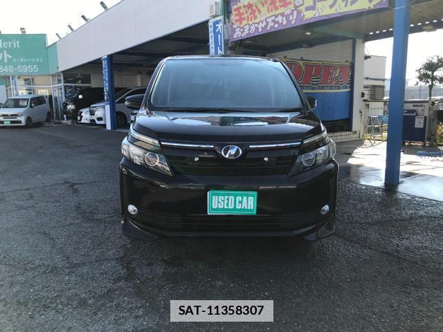 Toyota VOXY 2014-02 7802157-1