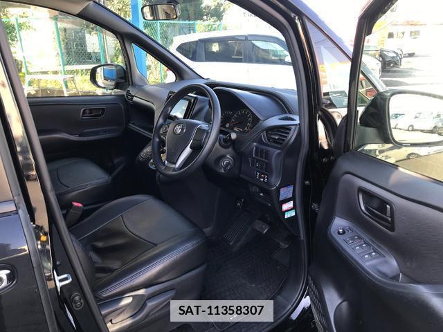 Toyota VOXY 2014-02 7802157-13