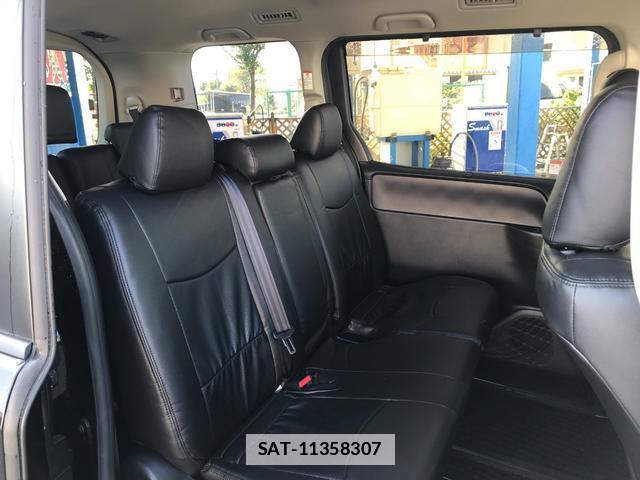 Toyota VOXY 2014-02 7802157-14