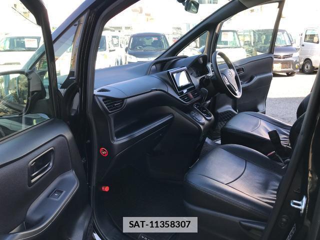 Toyota VOXY 2014-02 7802157-16