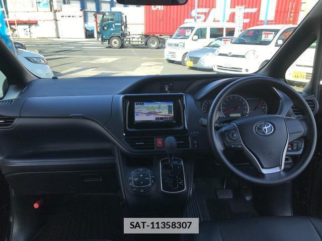 Toyota VOXY 2014-02 7802157-18